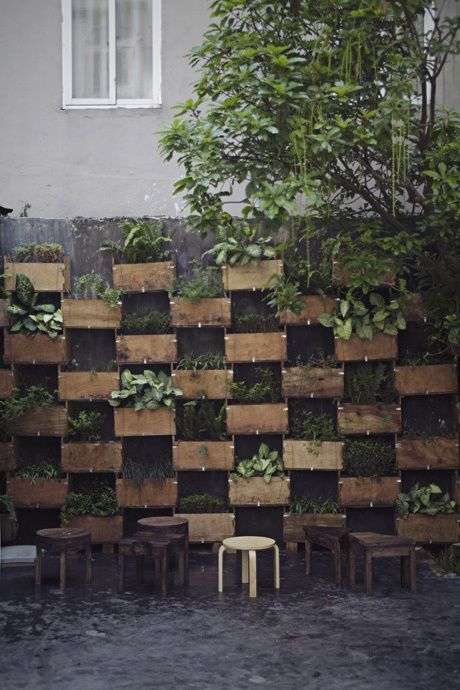 bàn ghế cà phê vỉa hè
